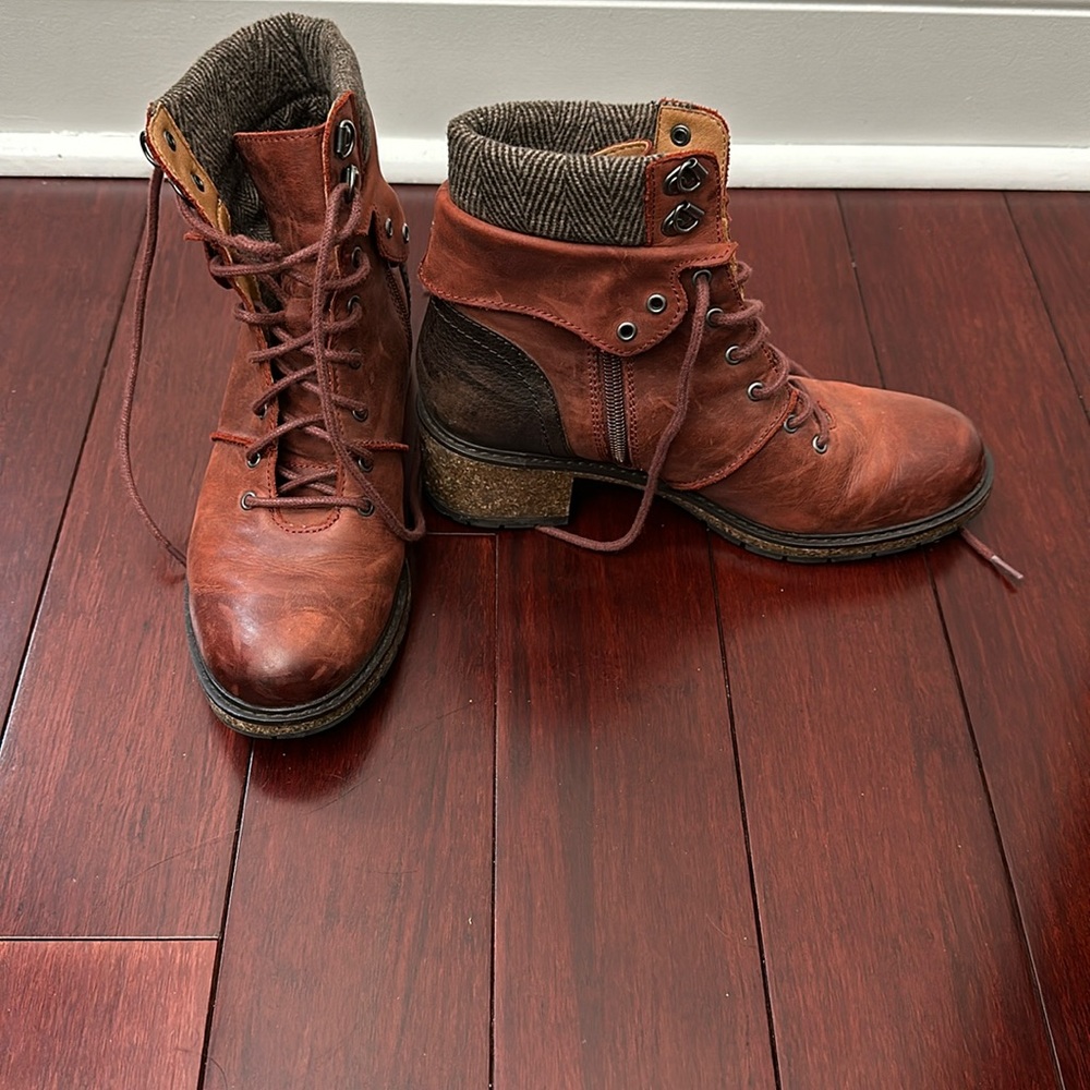 Aubrey Arch Support Weatherproof Lace Up Boot